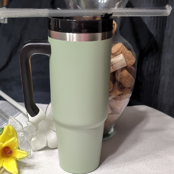 Tumbler 30 oz Metal - Picture 3 of 9